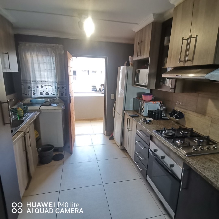 2 Bedroom Property for Sale in Pretoria North Gauteng