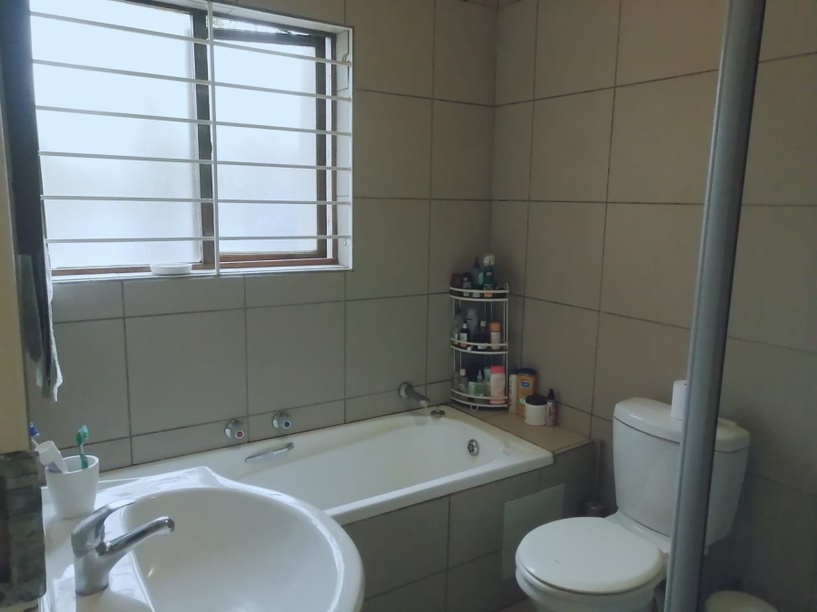 To Let 1 Bedroom Property for Rent in Eltonhill Gauteng