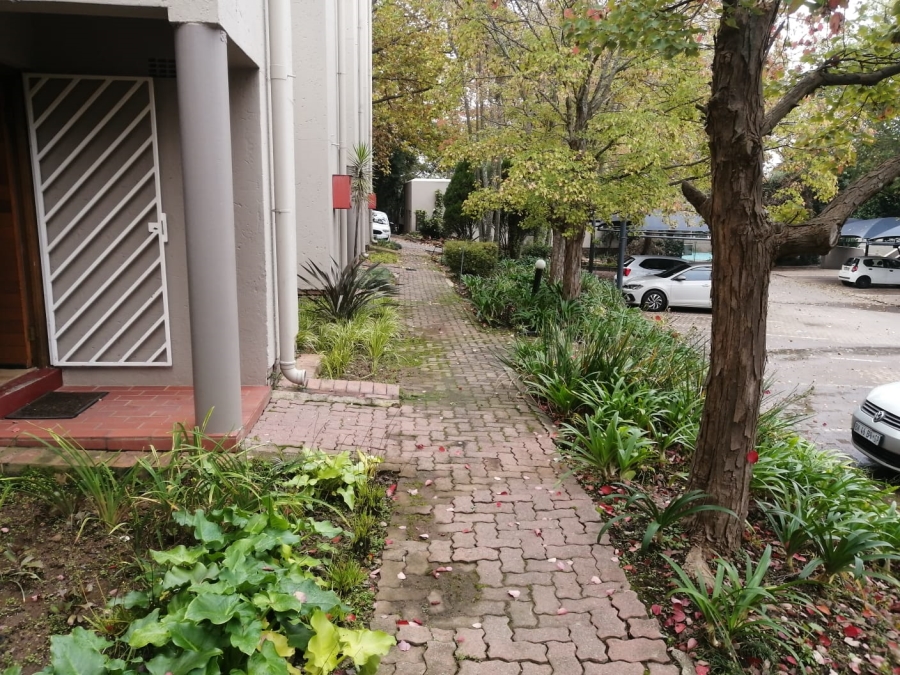 To Let 1 Bedroom Property for Rent in Eltonhill Gauteng