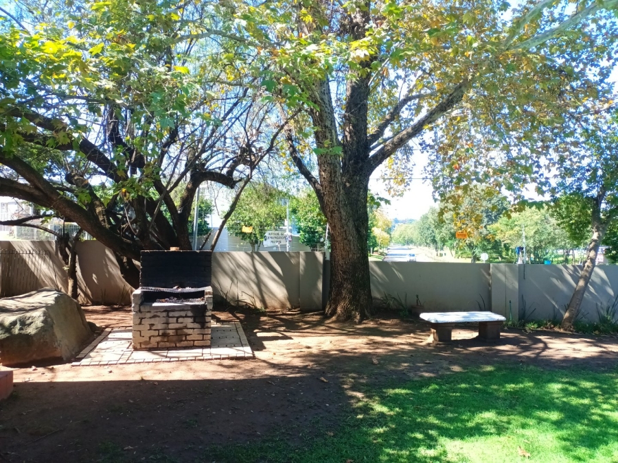 To Let 1 Bedroom Property for Rent in Eltonhill Gauteng