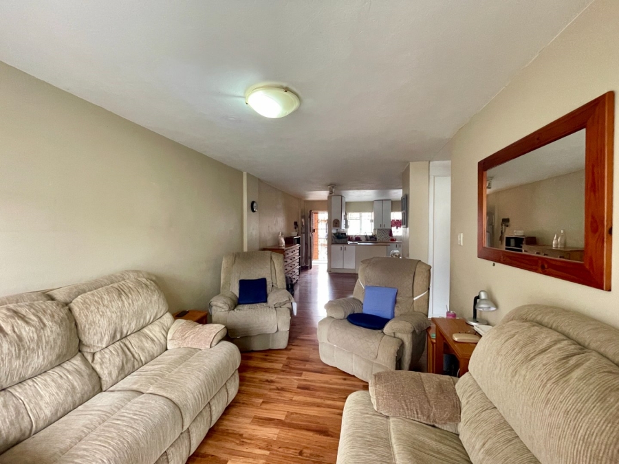 3 Bedroom Property for Sale in Die Hoewes Gauteng