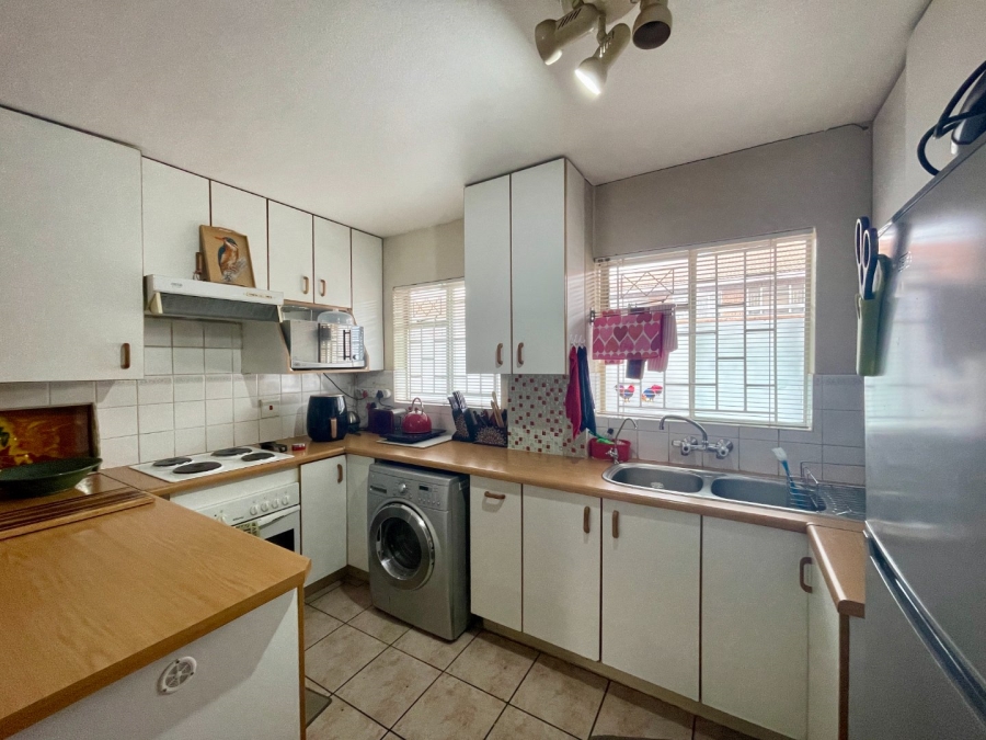 3 Bedroom Property for Sale in Die Hoewes Gauteng