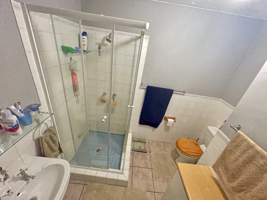 3 Bedroom Property for Sale in Die Hoewes Gauteng