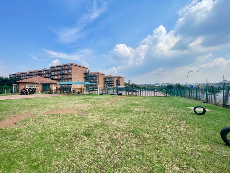 3 Bedroom Property for Sale in Die Hoewes Gauteng