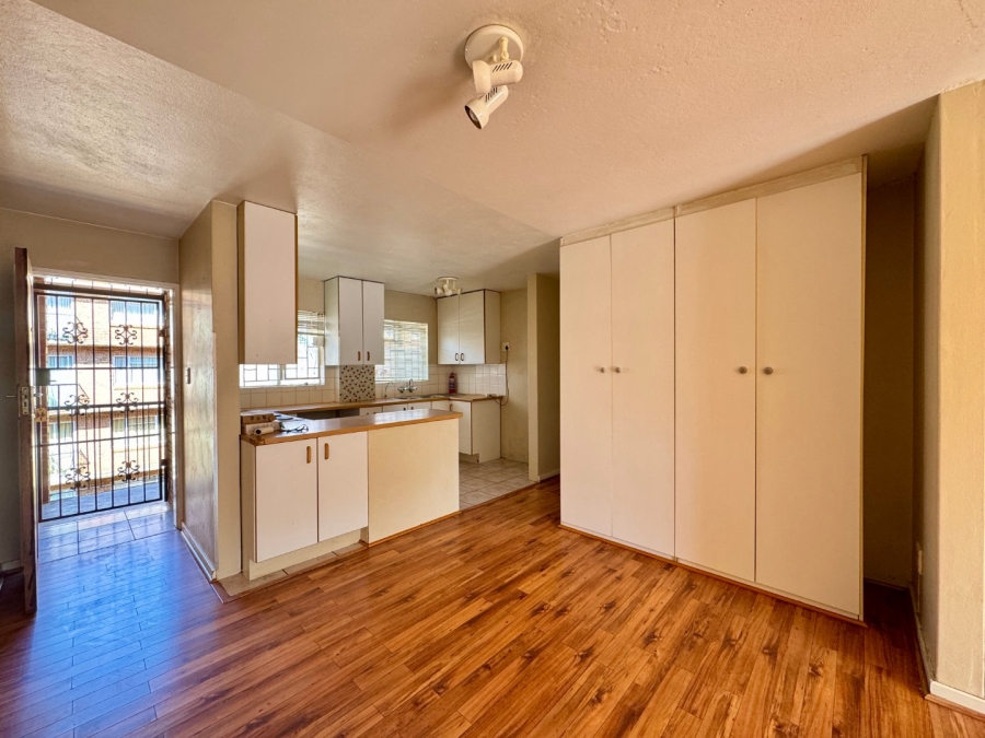 3 Bedroom Property for Sale in Die Hoewes Gauteng