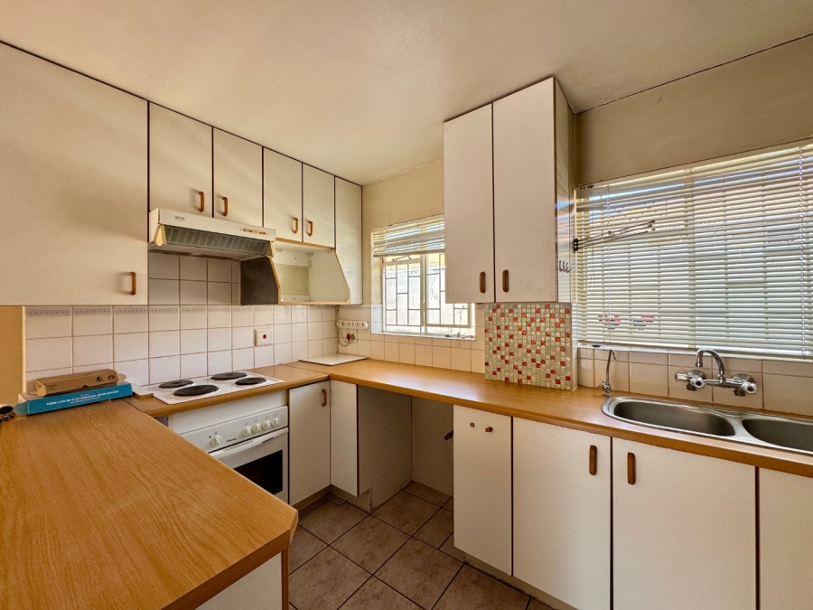 3 Bedroom Property for Sale in Die Hoewes Gauteng