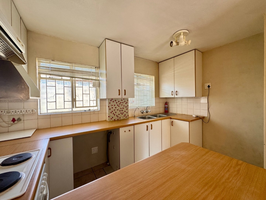 3 Bedroom Property for Sale in Die Hoewes Gauteng