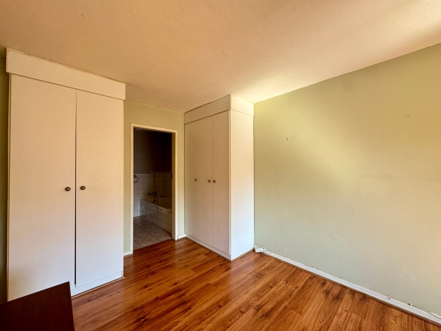 3 Bedroom Property for Sale in Die Hoewes Gauteng