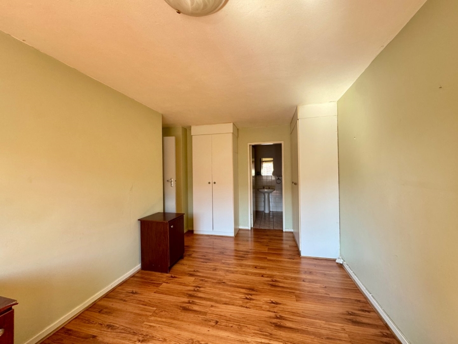 3 Bedroom Property for Sale in Die Hoewes Gauteng