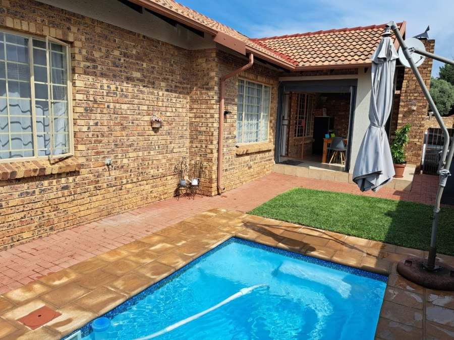 3 Bedroom Property for Sale in Sinoville Gauteng