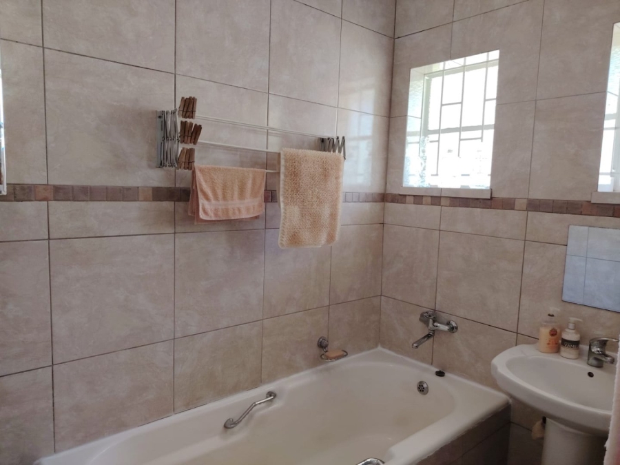 3 Bedroom Property for Sale in Wychwood Gauteng