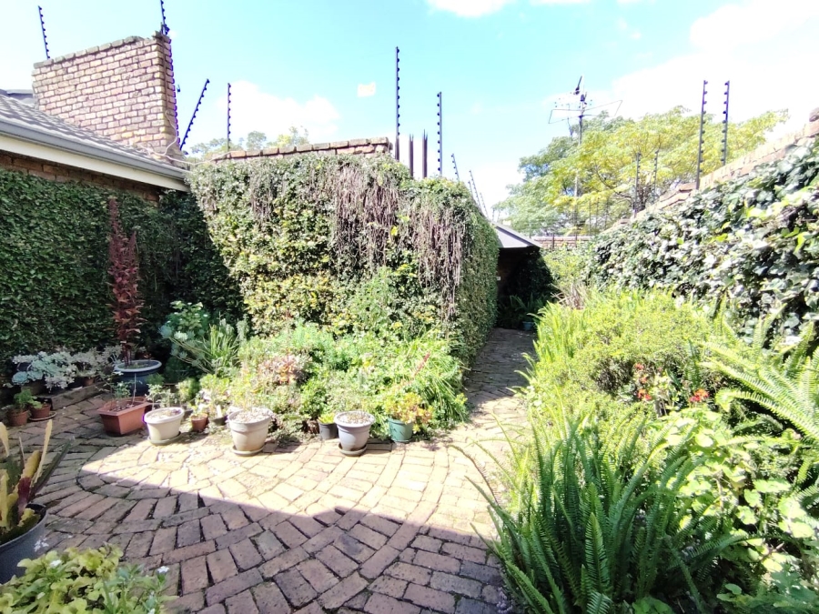 3 Bedroom Property for Sale in Wychwood Gauteng