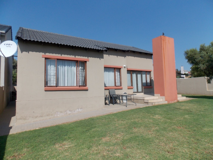 3 Bedroom Property for Sale in Thatchfield Estate Gauteng