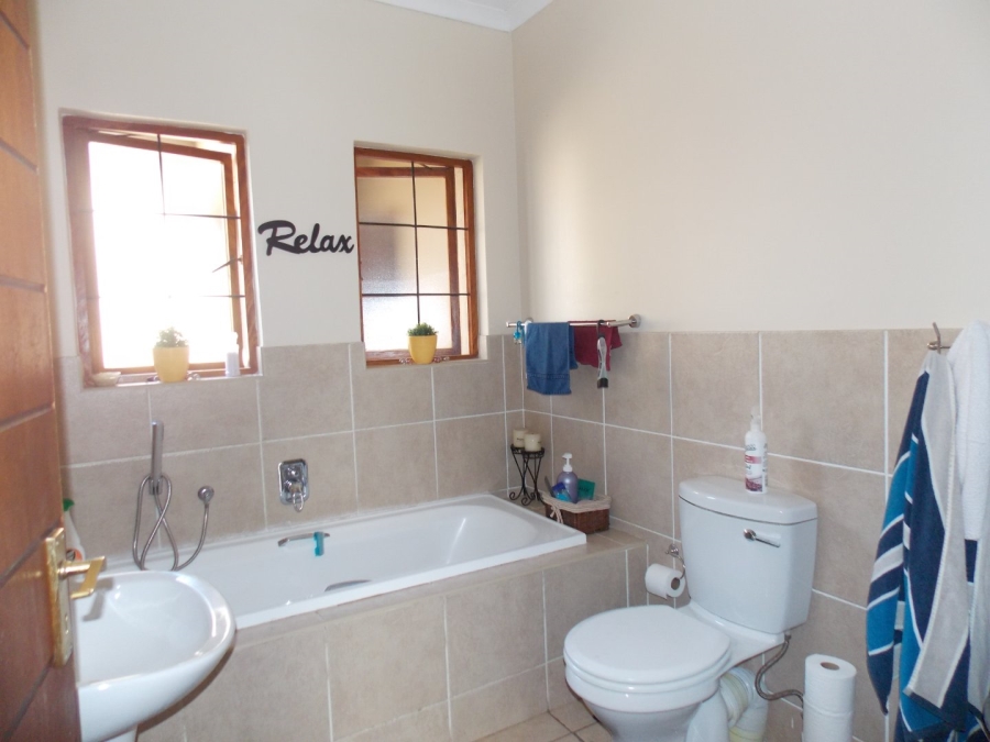 3 Bedroom Property for Sale in Thatchfield Estate Gauteng