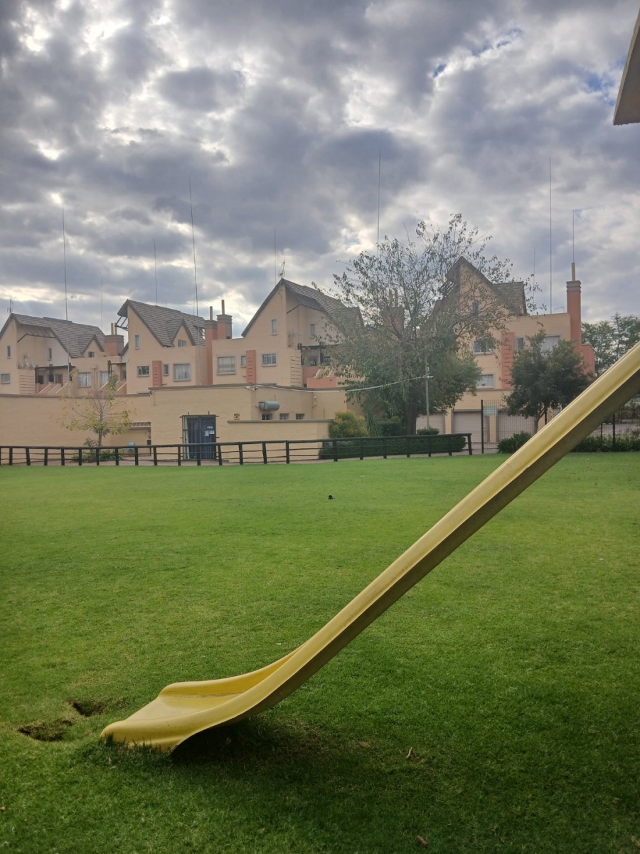 To Let 3 Bedroom Property for Rent in Clubview Gauteng