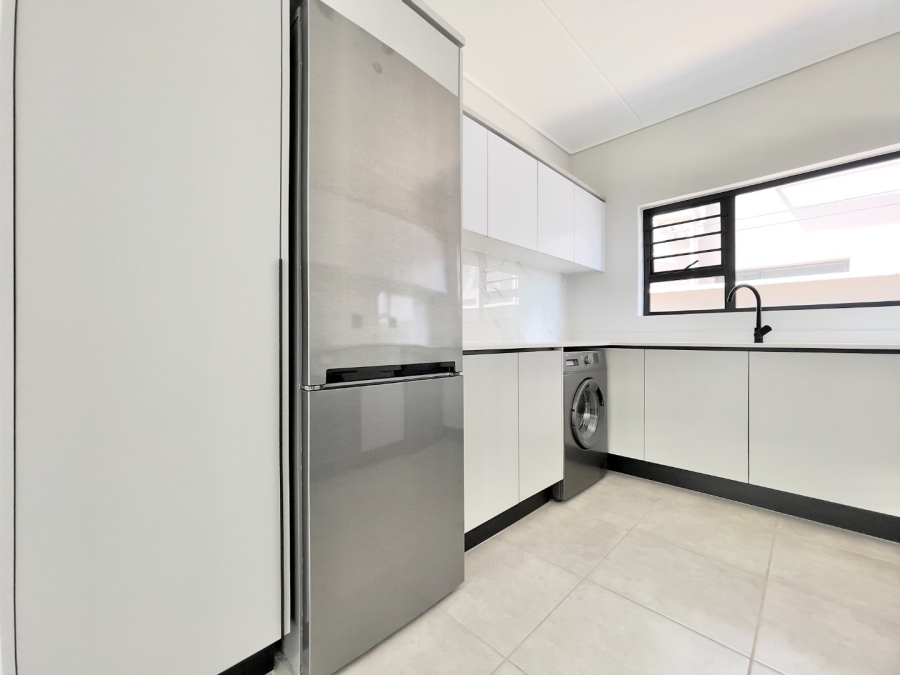 To Let 3 Bedroom Property for Rent in Waterfall Gauteng