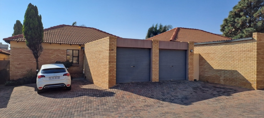 3 Bedroom Property for Sale in Halfway Gardens Gauteng