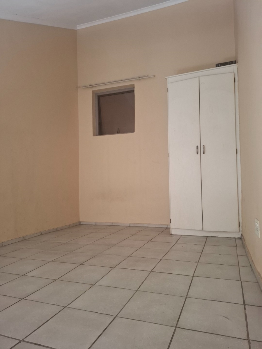 To Let 1 Bedroom Property for Rent in Riviera Gauteng