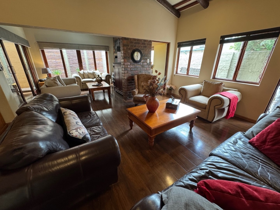 3 Bedroom Property for Sale in Glen Marais Gauteng