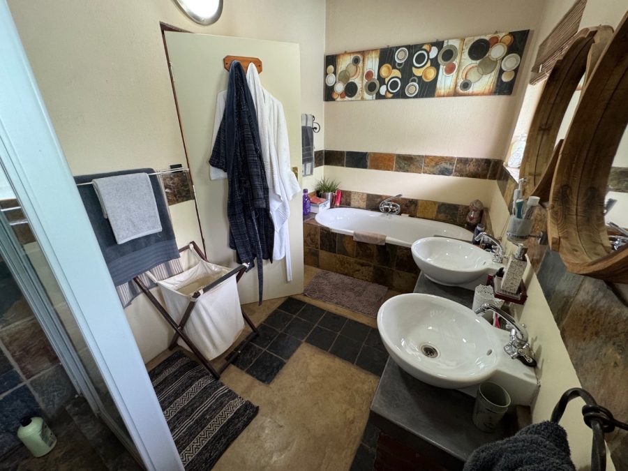 3 Bedroom Property for Sale in Glen Marais Gauteng