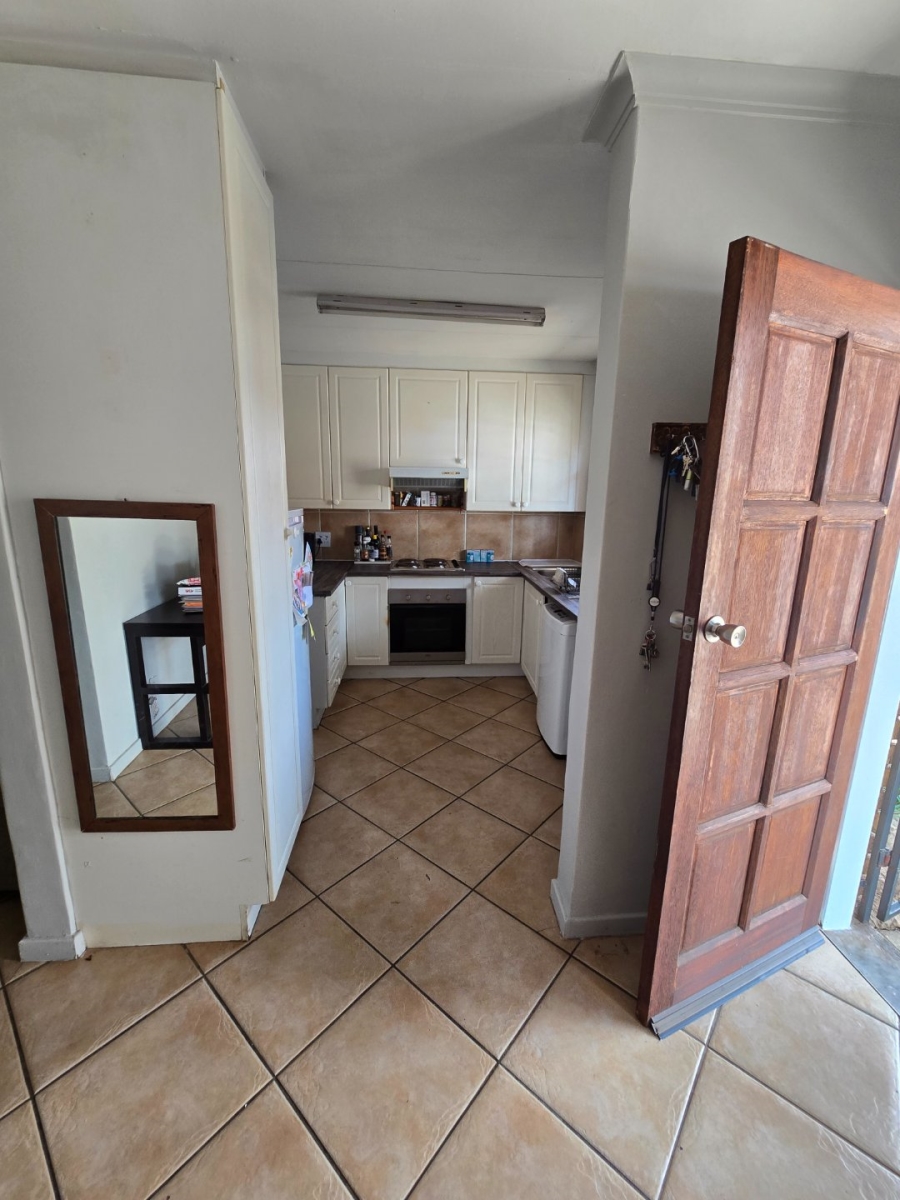 2 Bedroom Property for Sale in Rooihuiskraal North Gauteng