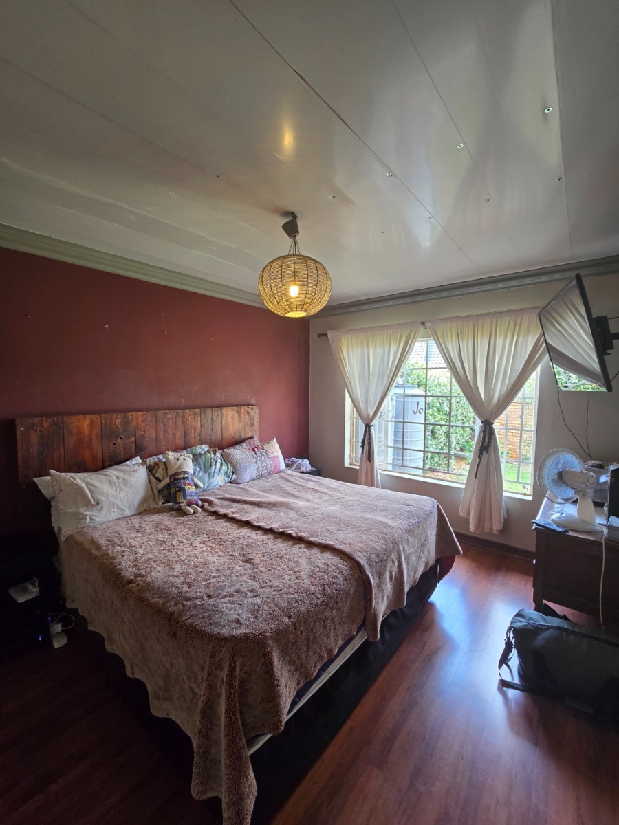 2 Bedroom Property for Sale in Rooihuiskraal North Gauteng