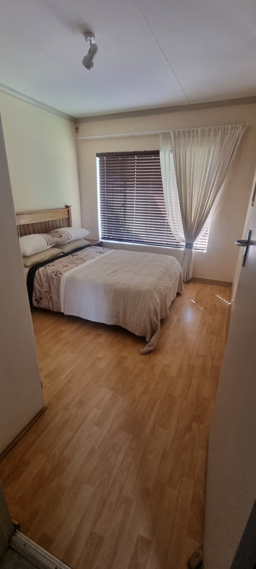 2 Bedroom Property for Sale in Rooihuiskraal North Gauteng