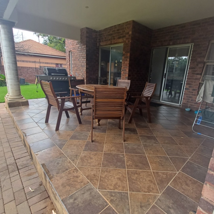 3 Bedroom Property for Sale in Eldoraigne Gauteng