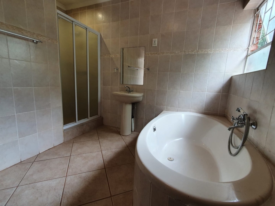 3 Bedroom Property for Sale in Eldoraigne Gauteng