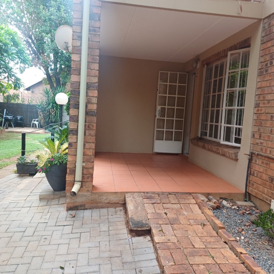 2 Bedroom Property for Sale in Magalieskruin Gauteng