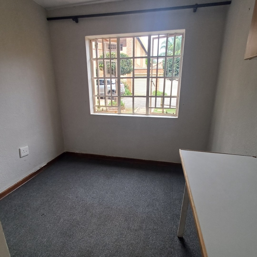 2 Bedroom Property for Sale in Magalieskruin Gauteng