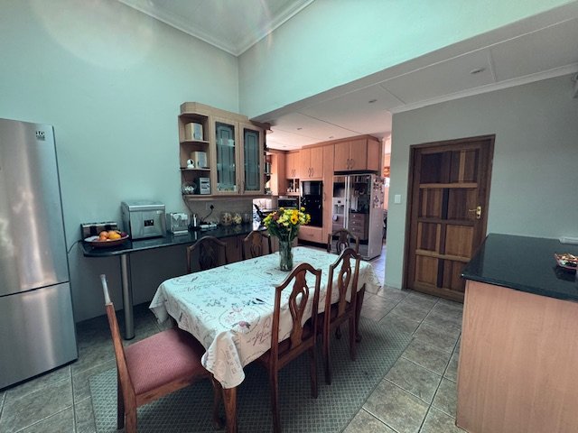 5 Bedroom Property for Sale in Glen Marais Gauteng