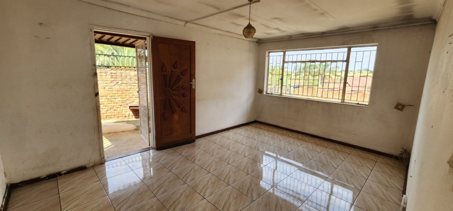 To Let 2 Bedroom Property for Rent in Laudium Gauteng