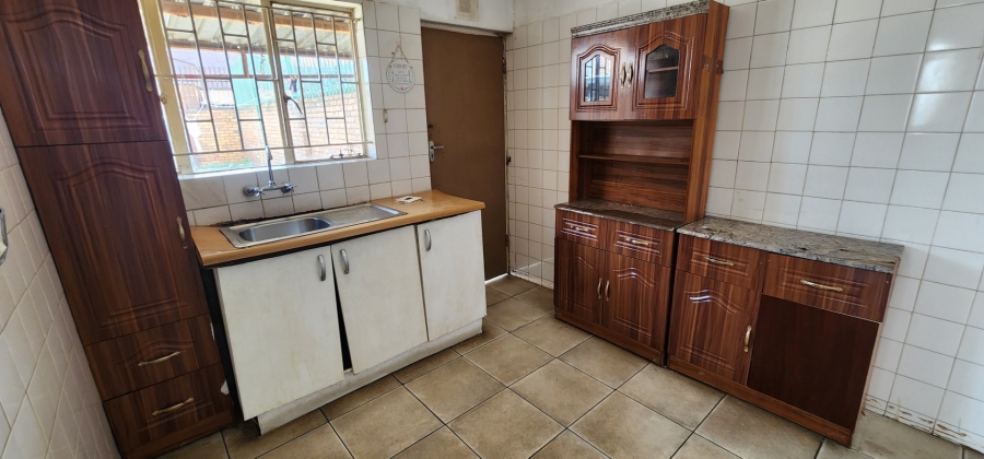 To Let 2 Bedroom Property for Rent in Laudium Gauteng
