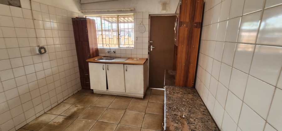 To Let 2 Bedroom Property for Rent in Laudium Gauteng