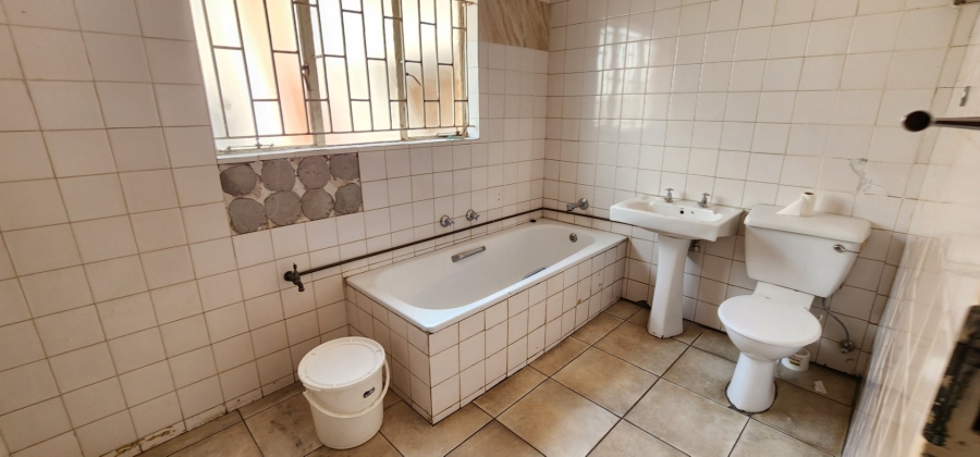 To Let 2 Bedroom Property for Rent in Laudium Gauteng