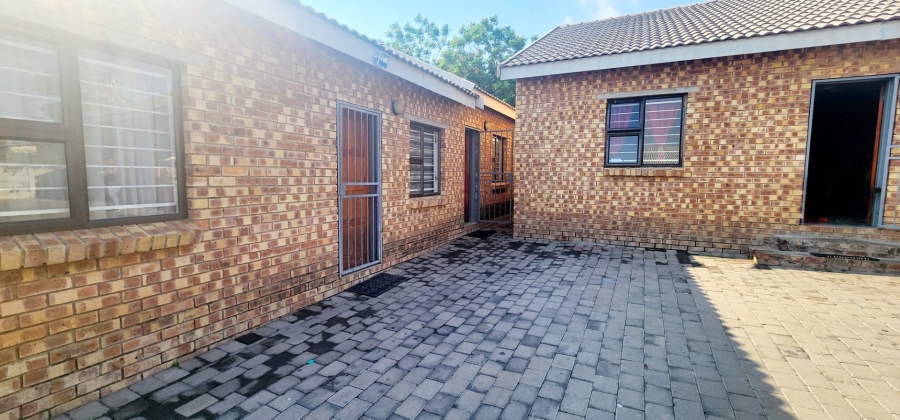 13 Bedroom Property for Sale in Erasmia Gauteng