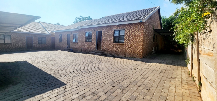 13 Bedroom Property for Sale in Erasmia Gauteng