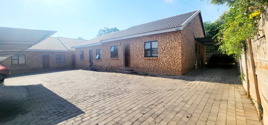 13 Bedroom Property for Sale in Erasmia Gauteng