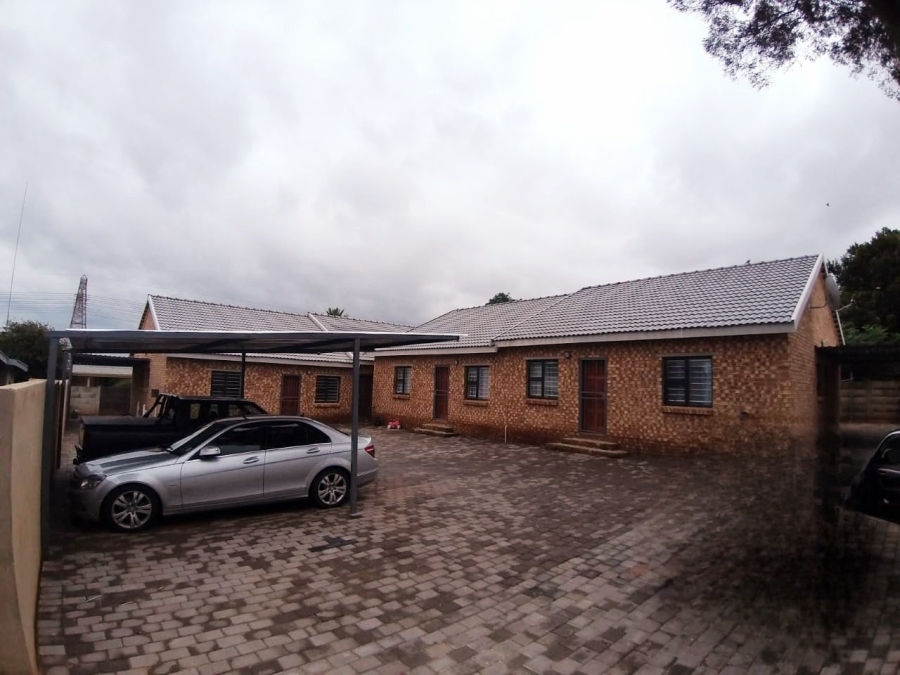 13 Bedroom Property for Sale in Erasmia Gauteng
