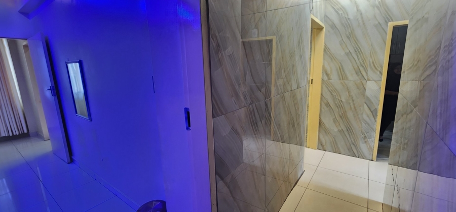 2 Bedroom Property for Sale in Laudium Gauteng