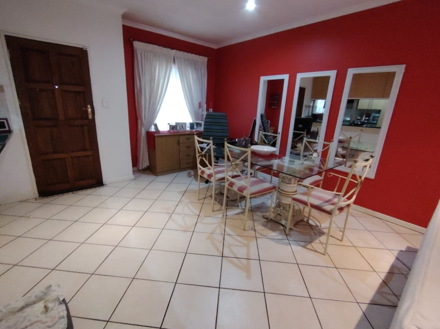 2 Bedroom Property for Sale in Stone Ridge Gauteng