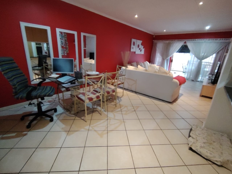 2 Bedroom Property for Sale in Stone Ridge Gauteng