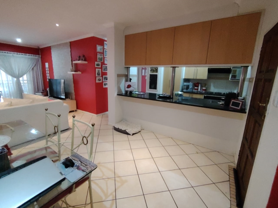2 Bedroom Property for Sale in Stone Ridge Gauteng