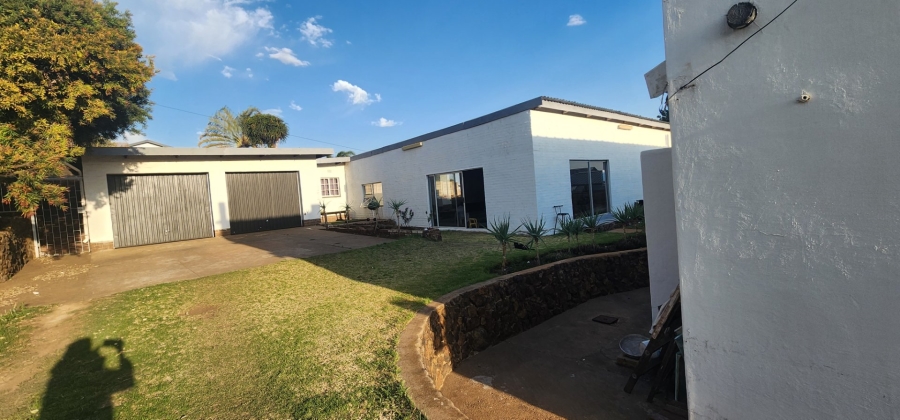  Bedroom Property for Sale in Erasmia Gauteng