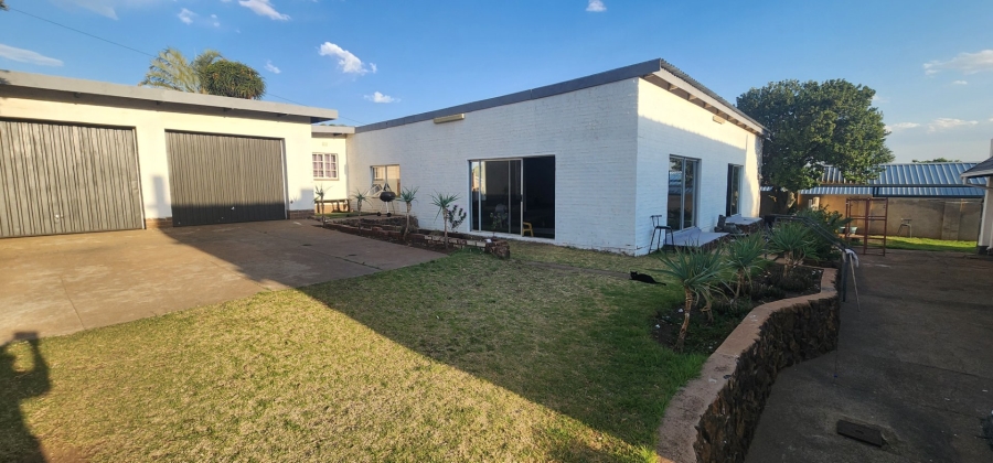  Bedroom Property for Sale in Erasmia Gauteng