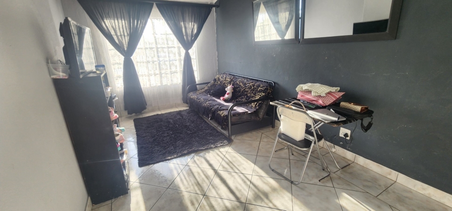  Bedroom Property for Sale in Erasmia Gauteng