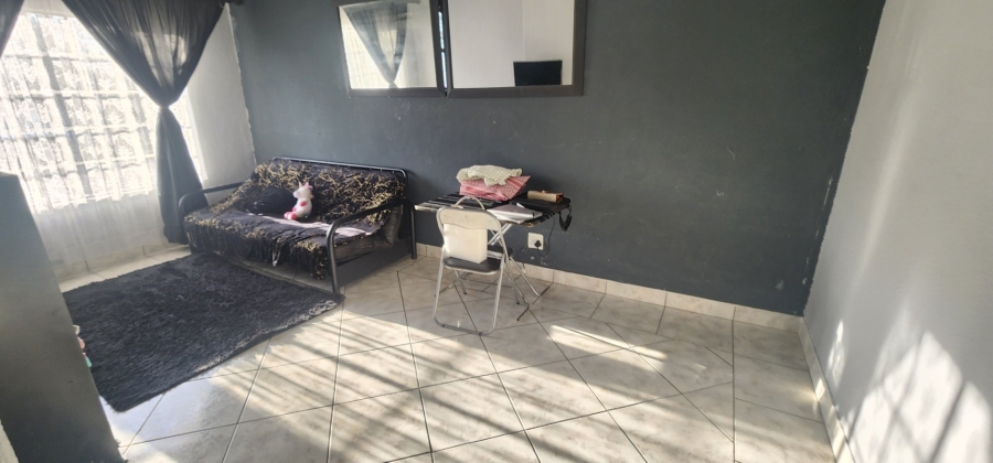  Bedroom Property for Sale in Erasmia Gauteng