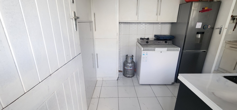  Bedroom Property for Sale in Erasmia Gauteng