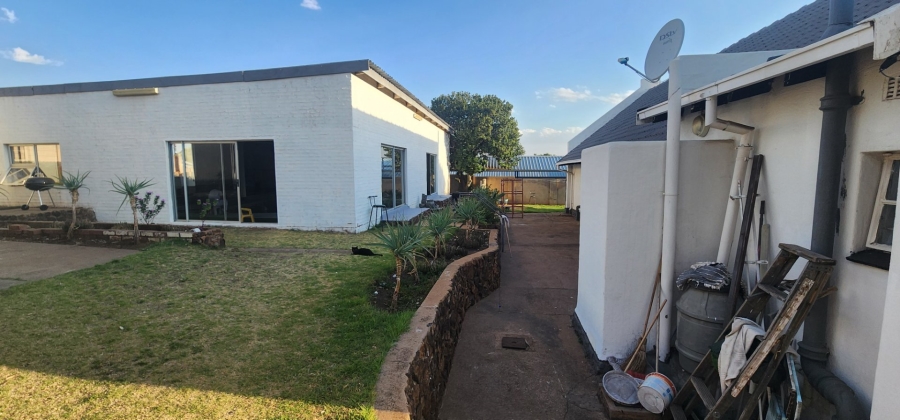  Bedroom Property for Sale in Erasmia Gauteng